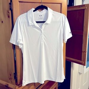 Women’s Oakley Button Down Shirt - white regular fit medium - no tags like new